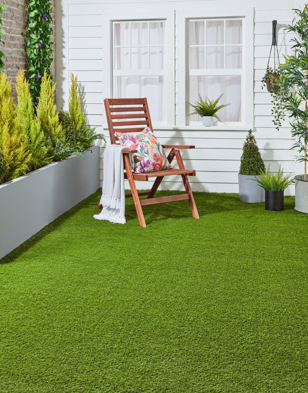 Artificial grass by Cardiff & Caerphilly Construction