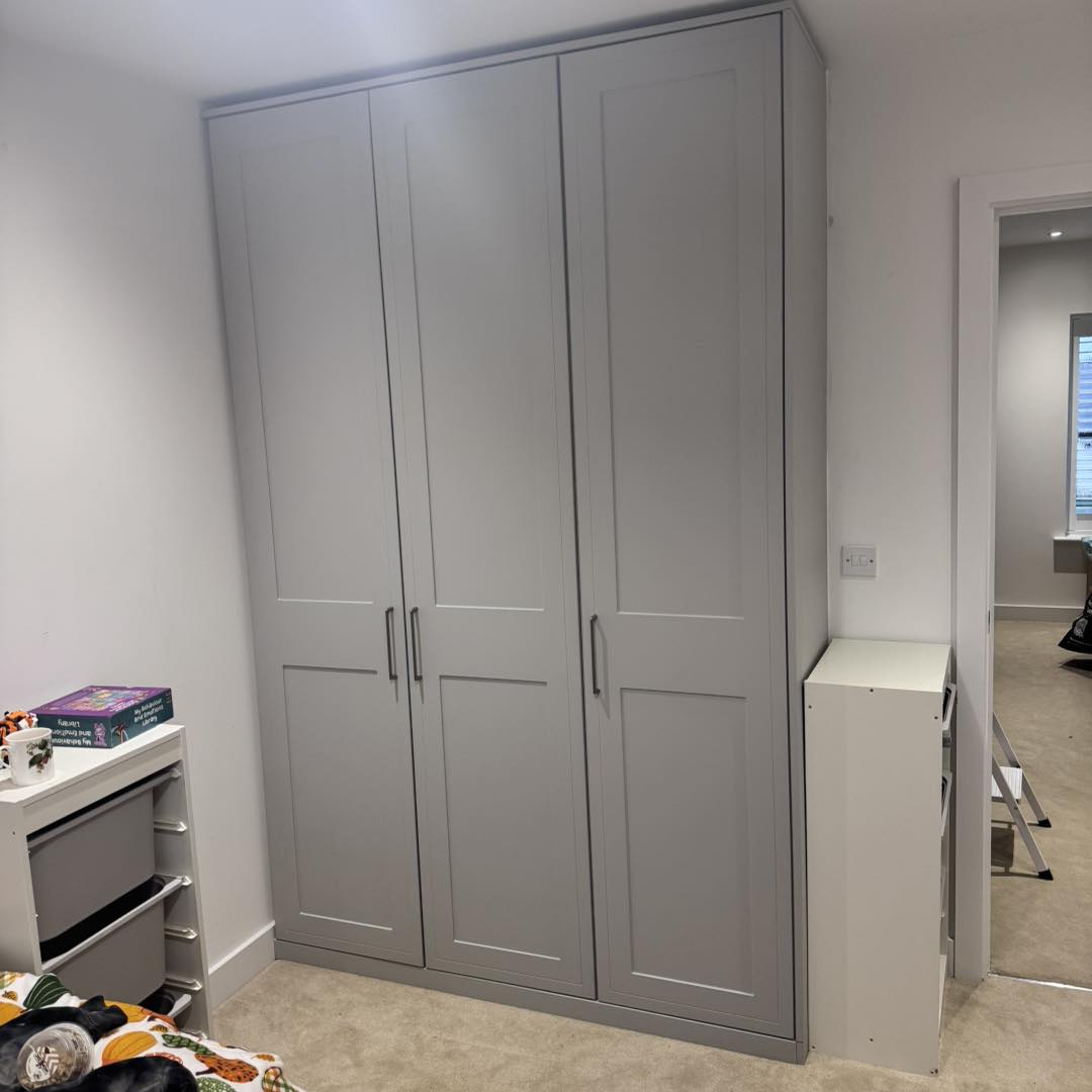 Bespoke fitted wardrobes in a modern Cardiff City apartment